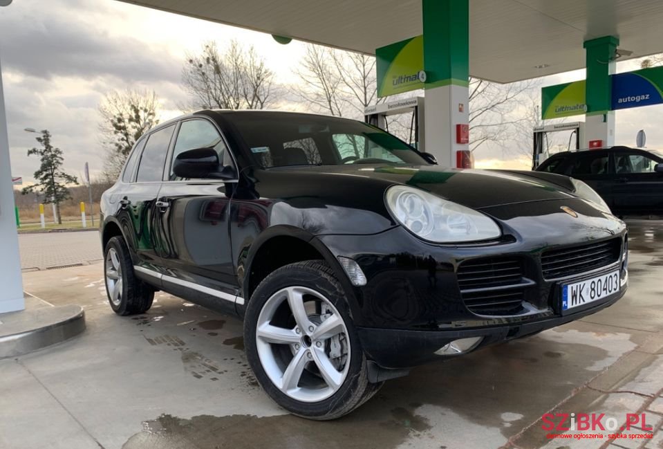 2003' Porsche Cayenne photo #2