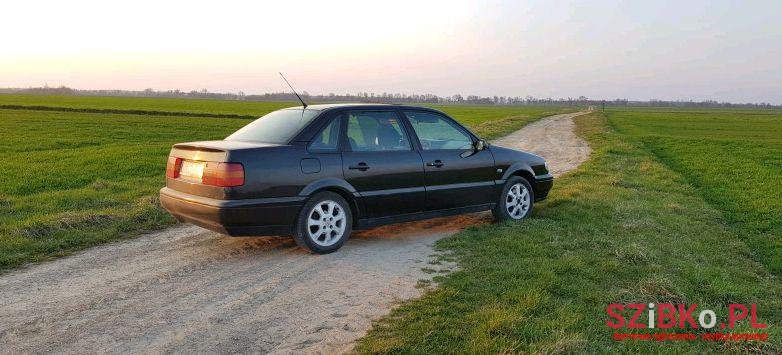 1994' Volkswagen Passat photo #1