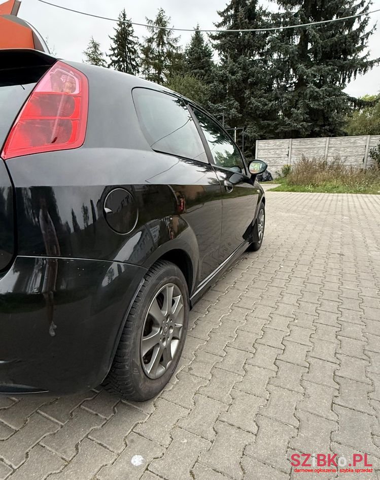 2006' Fiat Punto 1.4 16V Dynamic photo #3