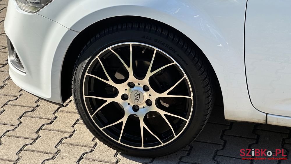 2012' Kia Proceed photo #3