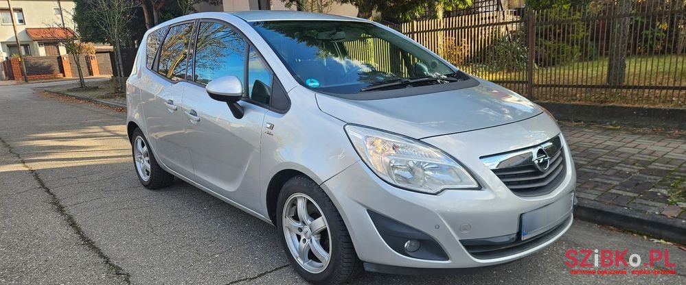 2013' Opel Meriva photo #1