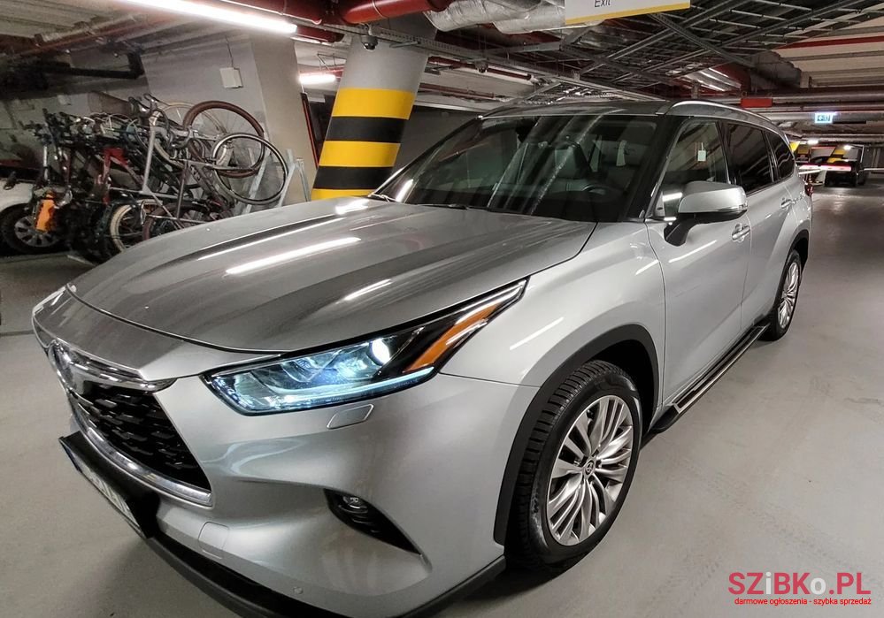 2022' Toyota Highlander photo #1