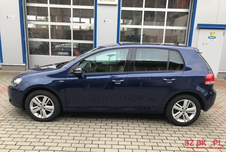 2012' Volkswagen Golf photo #3