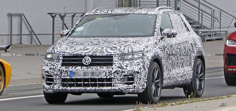 VW T-Roc R Spied Up Close With Quad Exhaust, Roll Cage