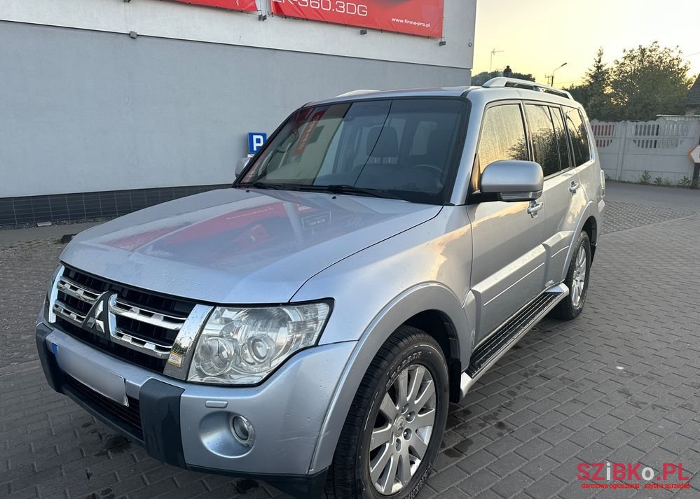 2009' Mitsubishi Pajero Pinin photo #1