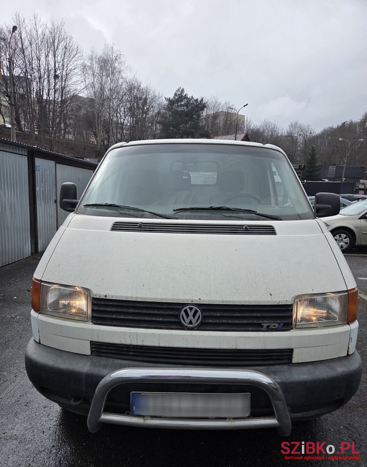 2001' Volkswagen Transporter L photo #5