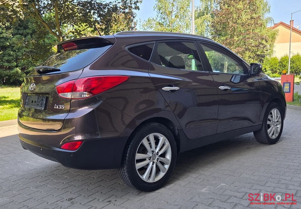 2011' Hyundai ix35 2.0 Premium 2Wd photo #2