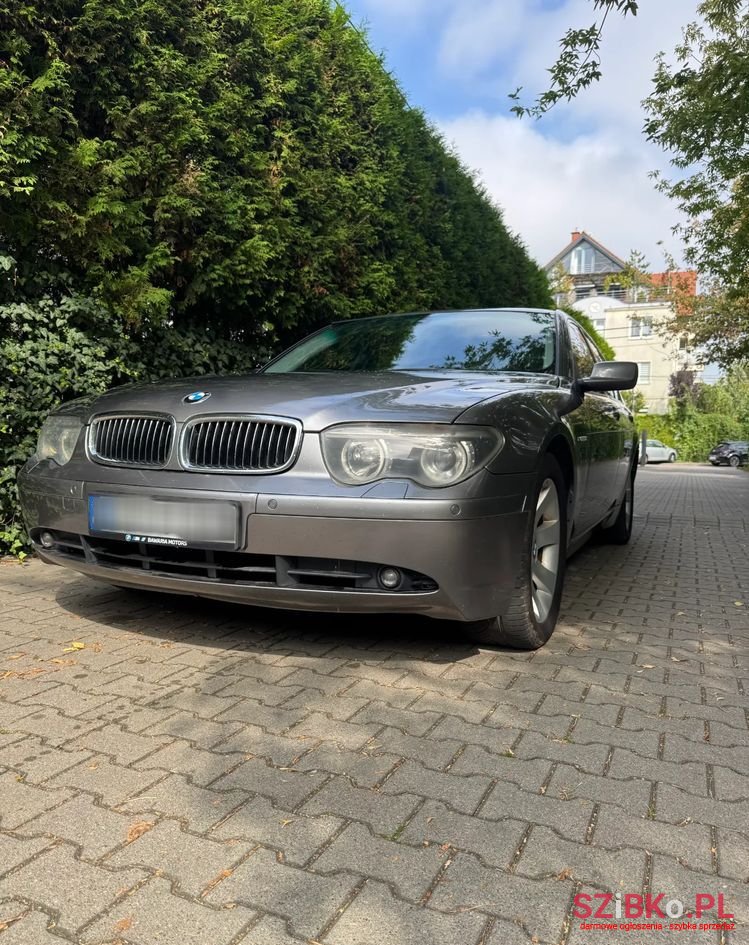 2002' BMW 7 Series 735I photo #2