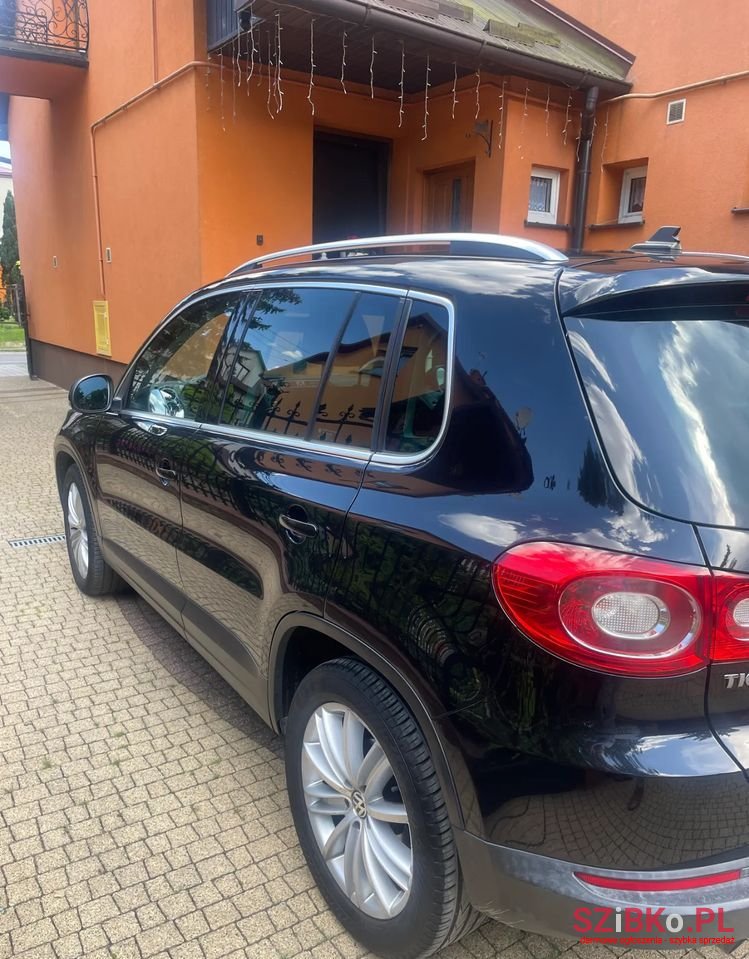 2010' Volkswagen Tiguan photo #6