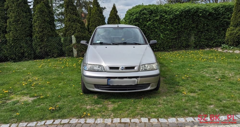 2002' Fiat Albea photo #2