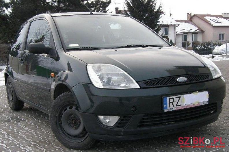 2004' Ford Fiesta photo #2