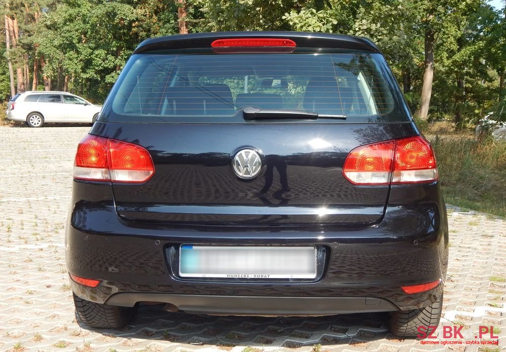 2009' Volkswagen Golf photo #5