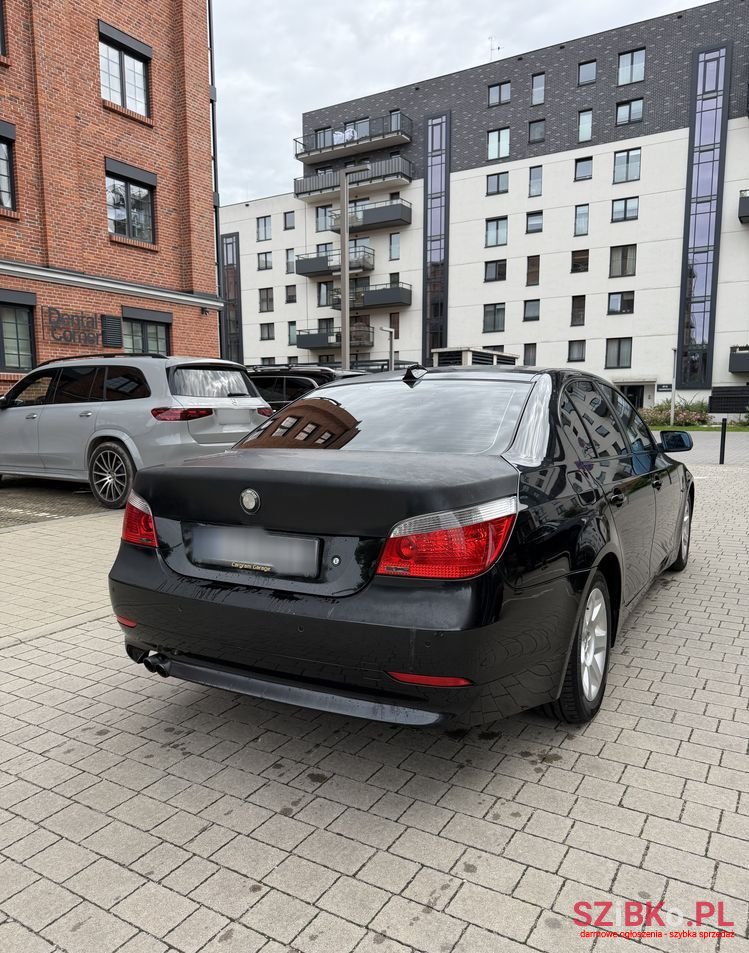 2005' BMW 5 Series 523I photo #2