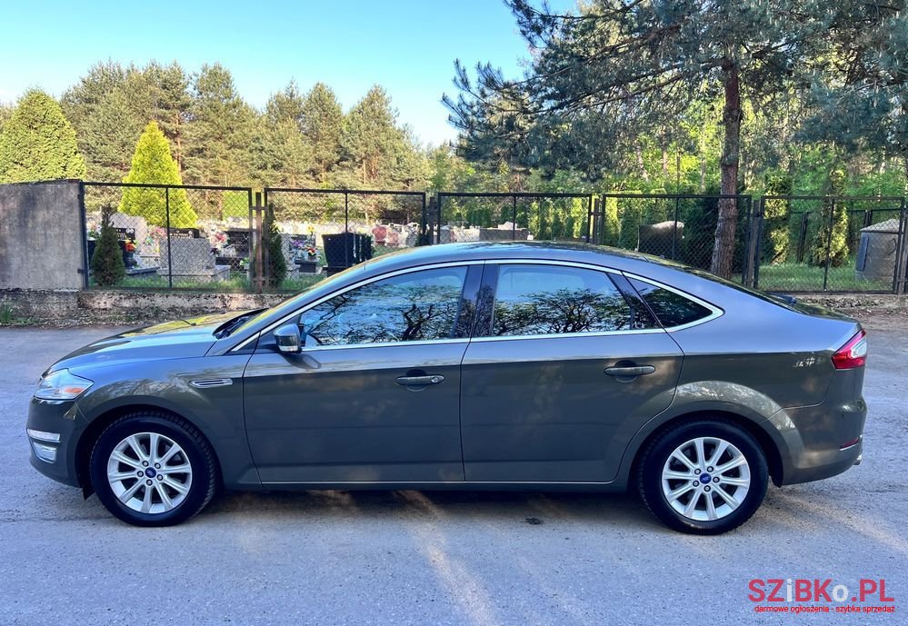 2012' Ford Mondeo photo #5