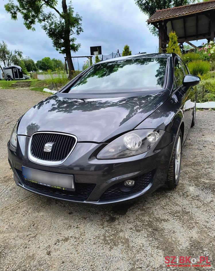 2011' SEAT Leon photo #5