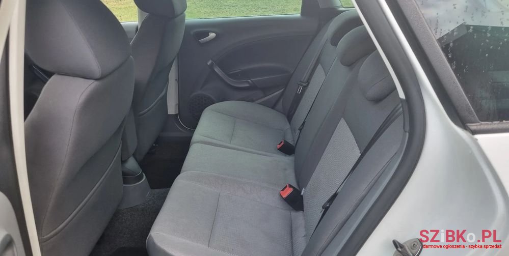 2010' SEAT Ibiza photo #6