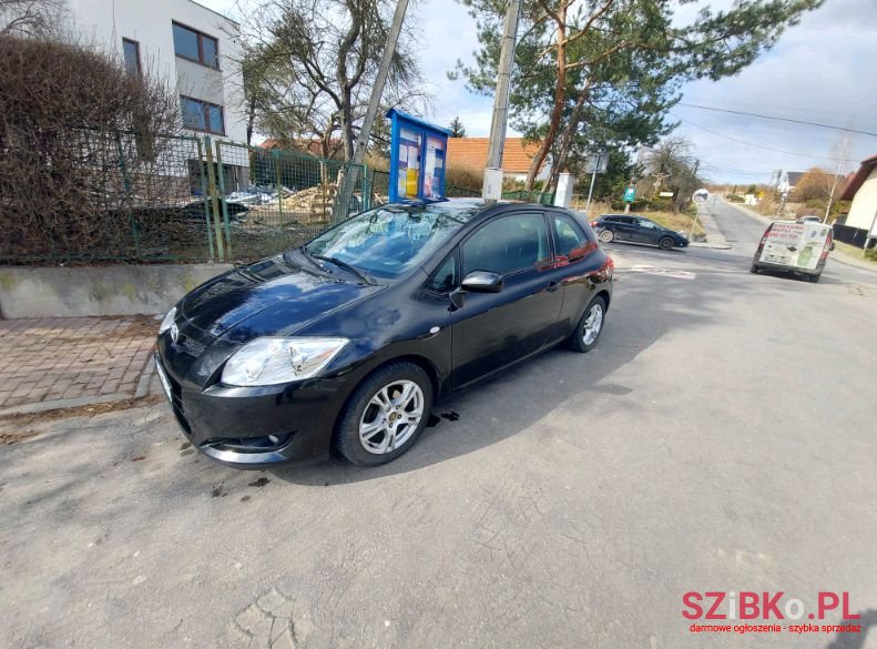 2007' Toyota Auris photo #1
