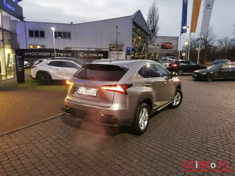 2015' Lexus NX300H photo #4