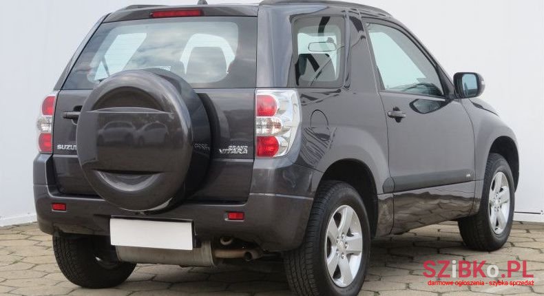 2011' Suzuki Grand Vitara photo #3