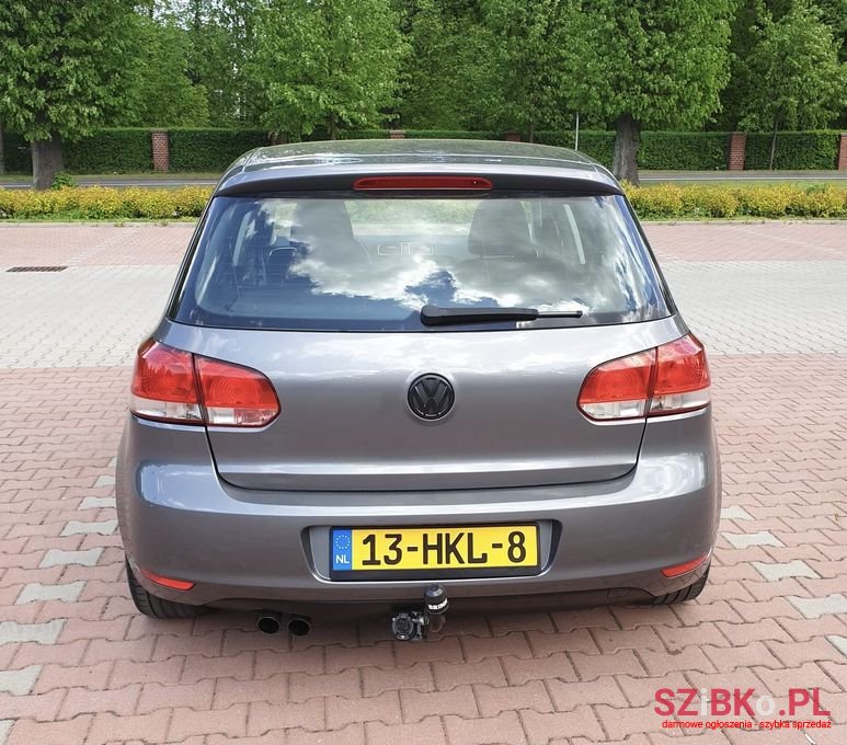 2009' Volkswagen Golf photo #6