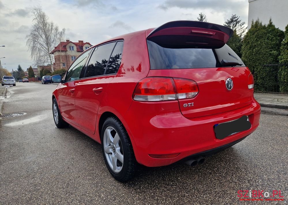 2010' Volkswagen Golf photo #5