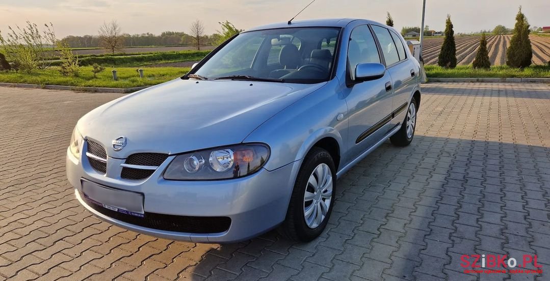 2006' Nissan Almera photo #1