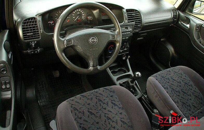1999' Opel Zafira photo #2