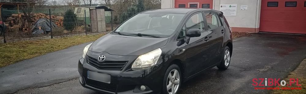 2009' Toyota Verso photo #1