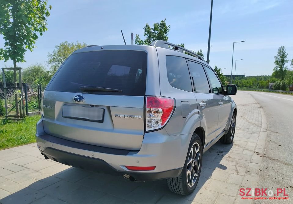 2010' Subaru Forester photo #5