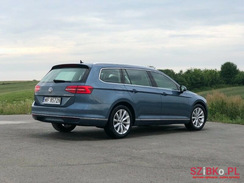 2017' Volkswagen Passat photo #3