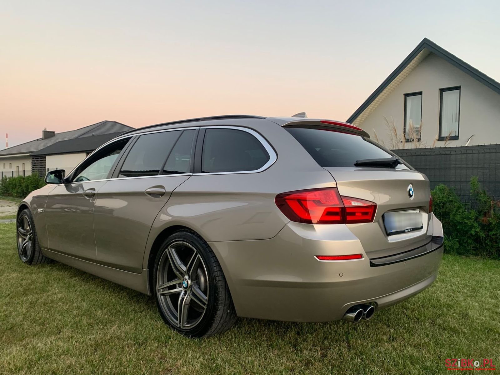 2012' BMW 5 Series photo #3