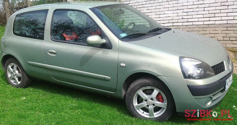 2002' Renault Clio photo #1