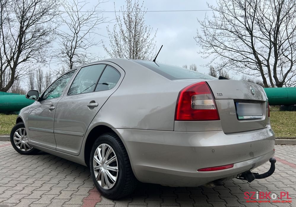 2010' Skoda Octavia 1.9 Tdi Elegance photo #5