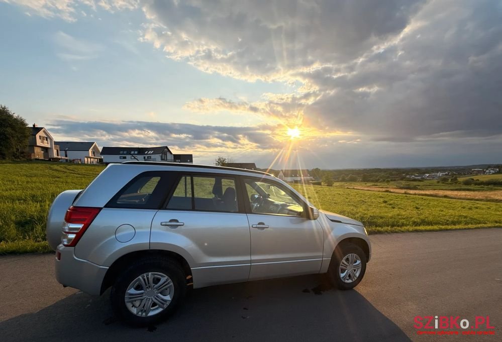 2009' Suzuki Grand Vitara 2.0 photo #1