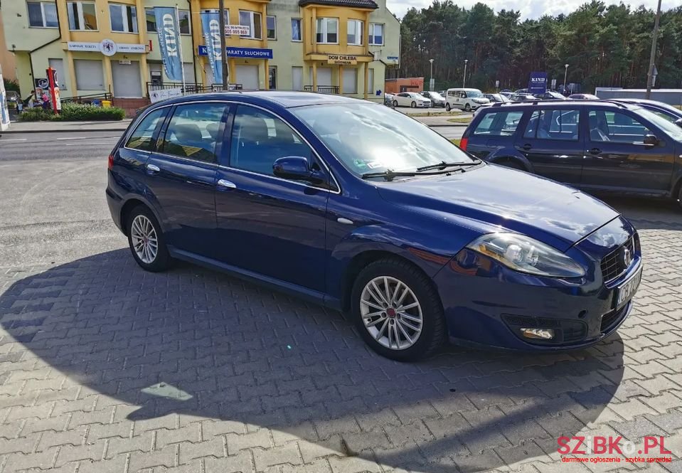 2008' Fiat Croma photo #2