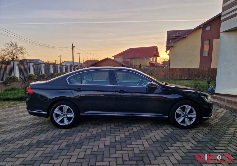 2021' Volkswagen Passat photo #4