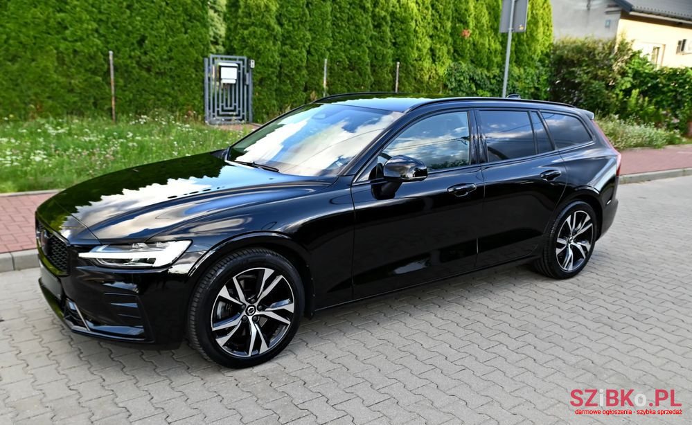 2023' Volvo V60 B3 B photo #4