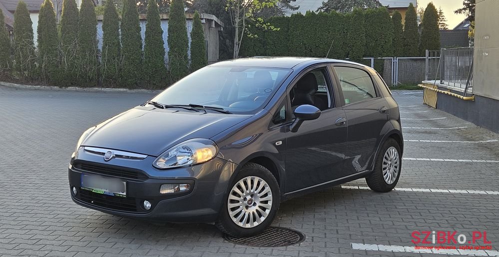 2010' Fiat Punto Evo photo #6