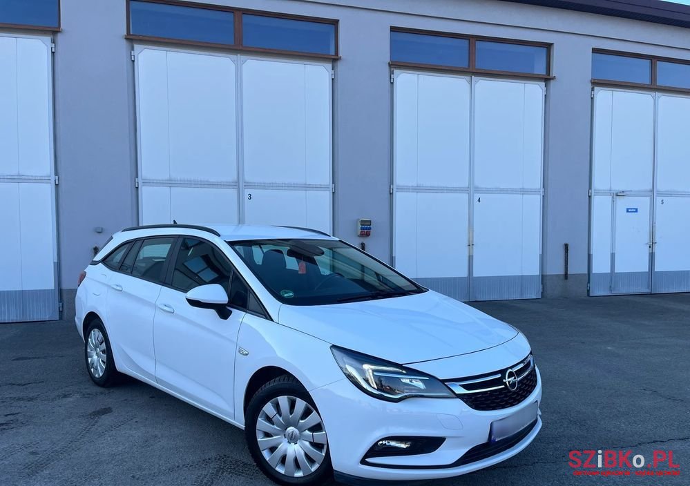 2018' Opel Astra V 1.6 Cdti Enjoy photo #2