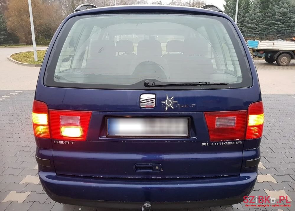 2004' Volkswagen Golf photo #6