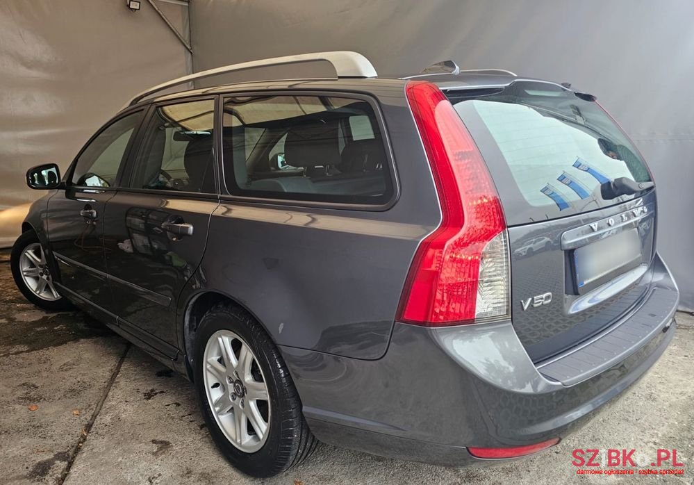 2011' Volvo V50 photo #4