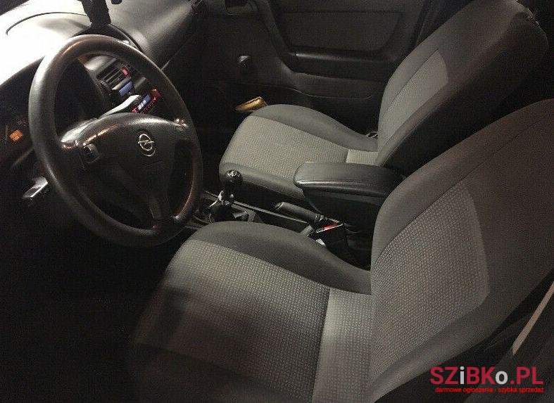 2005' Opel Astra photo #3