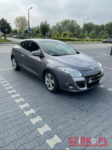 2011' Renault Megane photo #3