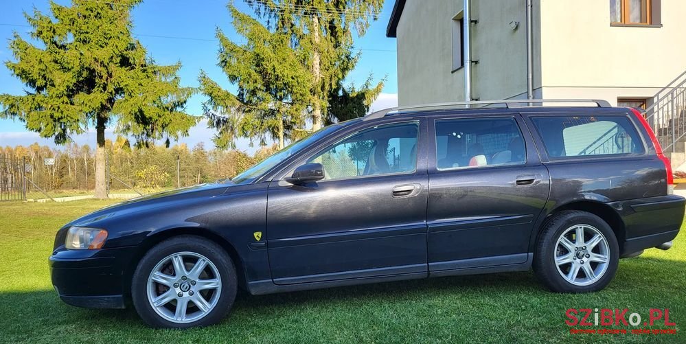 2005' Volvo V70 photo #6