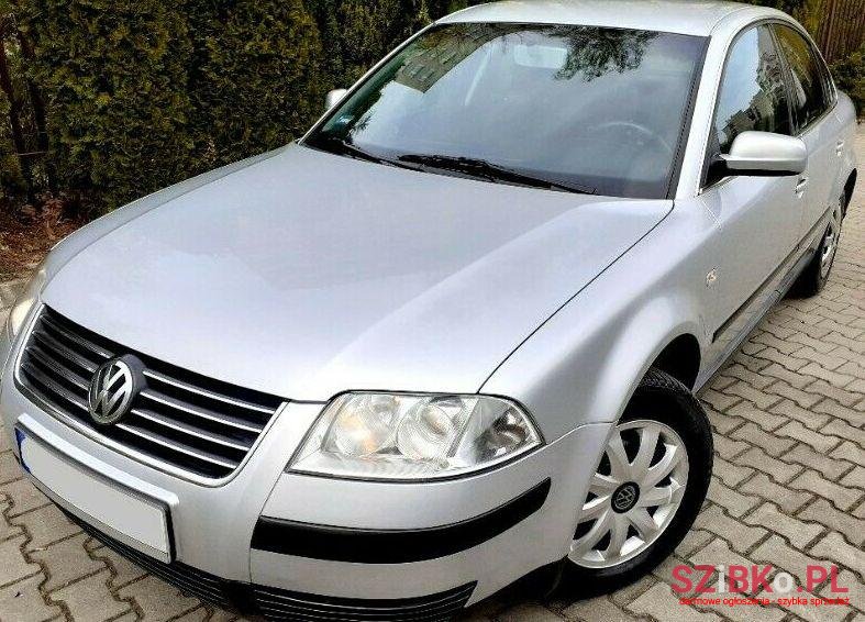 2001' Volkswagen Passat photo #1
