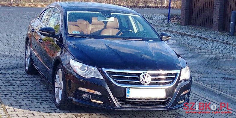 2009' Volkswagen Passat photo #1