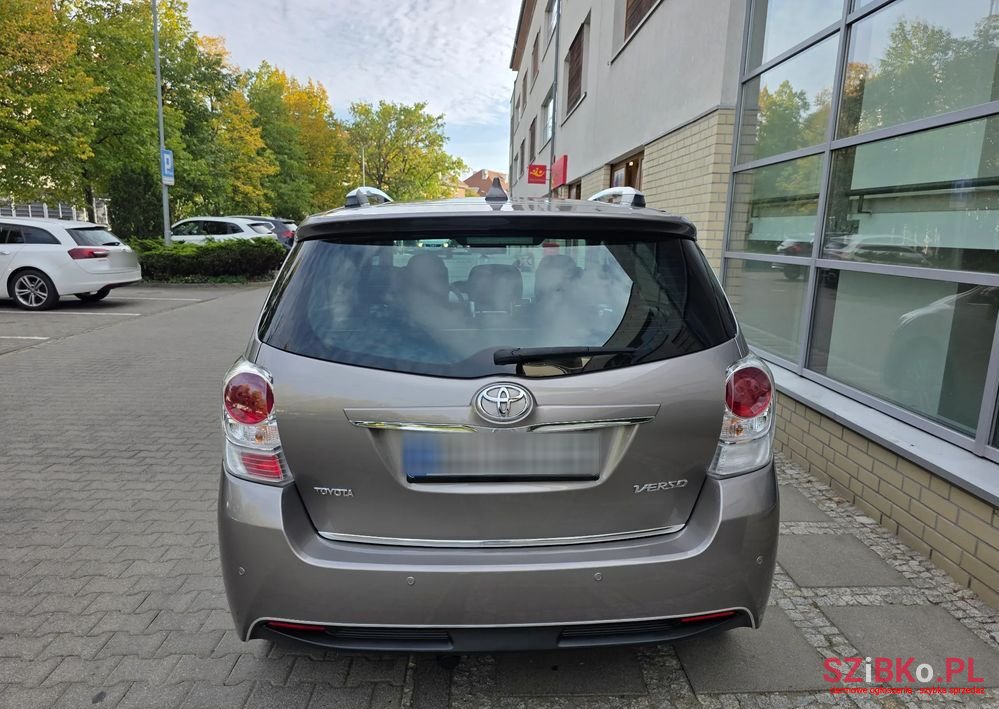 2015' Toyota Verso photo #6