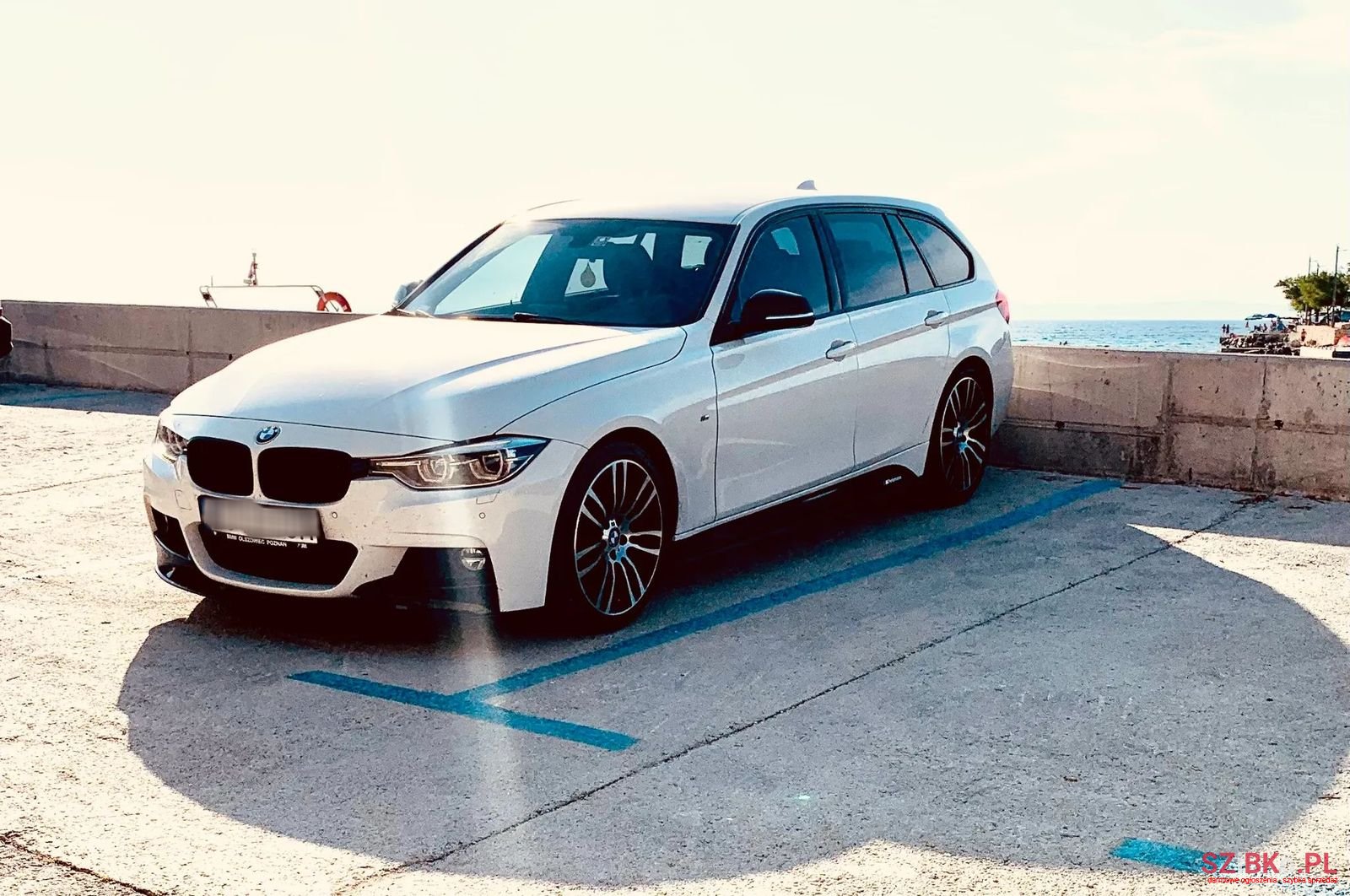 2016' BMW 3 Series photo #2