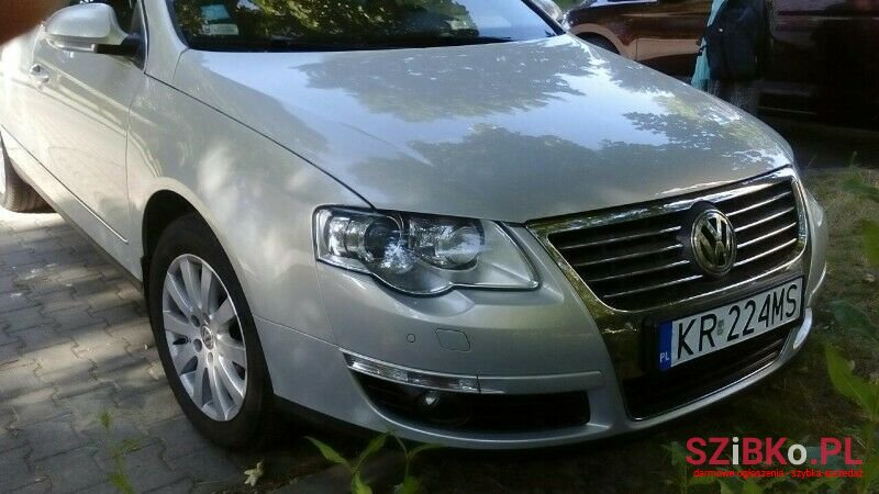 2010' Volkswagen Passat photo #4