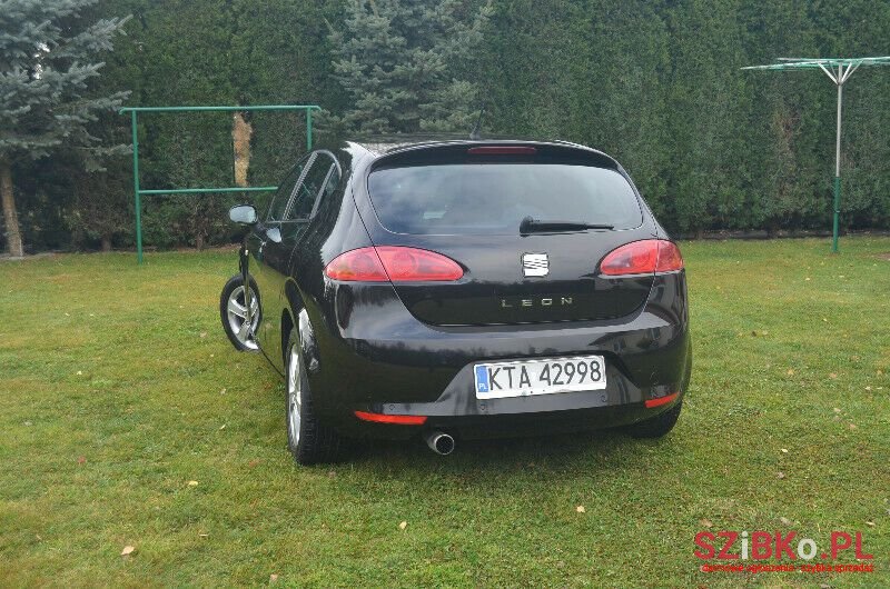 2007' SEAT Leon photo #2